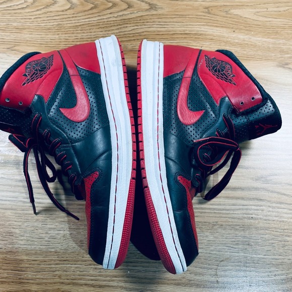 Jordan Men Basketball Shoes Perforated Leather Size 10‎ Alpha 1 Bred 392813-001 main image 4